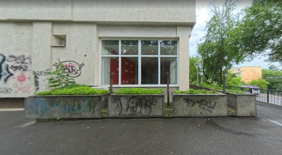 Spațiu Comercial Str. Clăbucet Nr. 5 parter partea din față Preț negociabi - 4