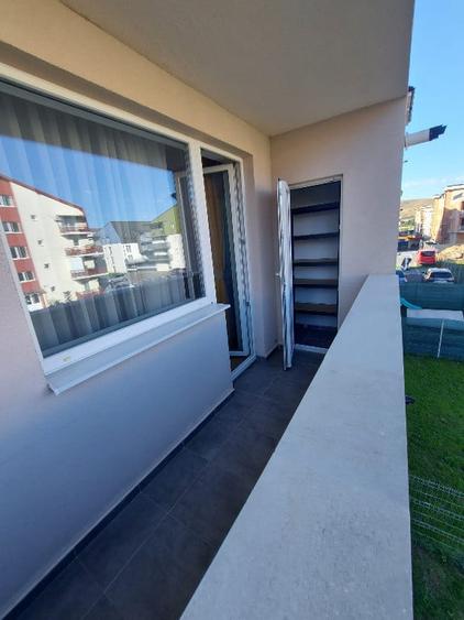 Apartament cu 2 camere semidecomandat în Florești