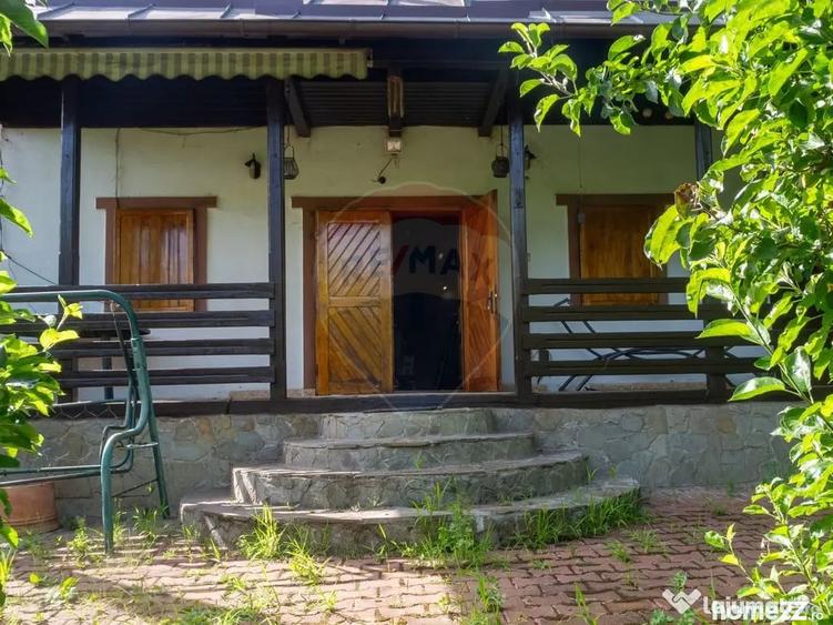 Casă cu 4 camere cu Teren 967 Mp în Sud