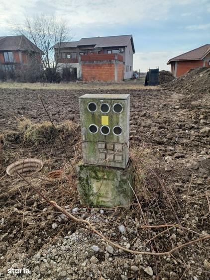 Teren de 812 mp, în Rontău