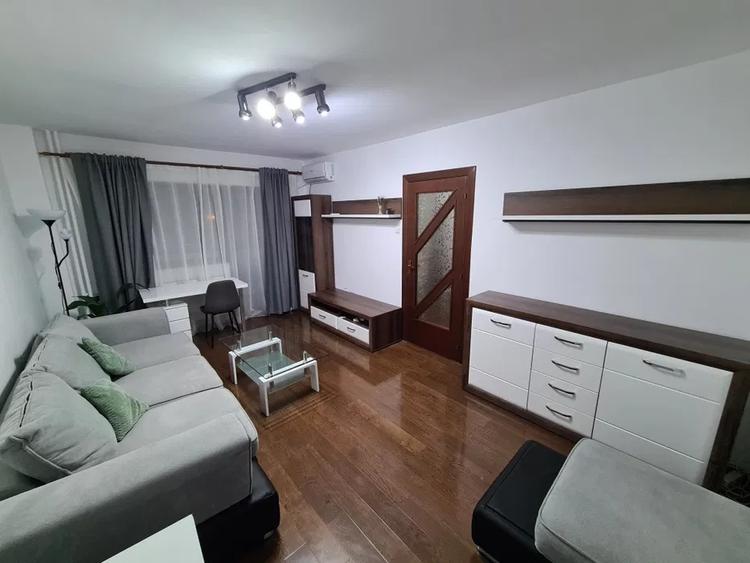 Apartament cu 2 camere, mobilat în Tei