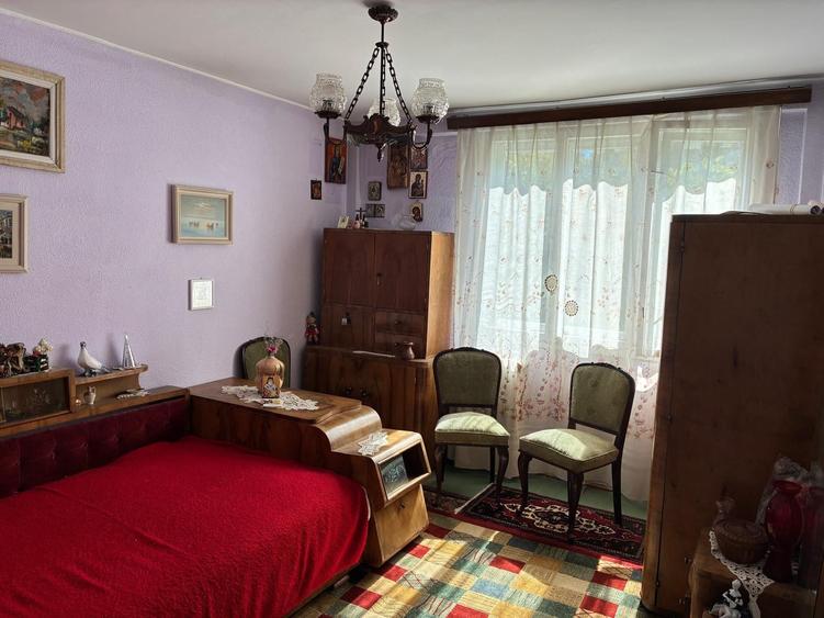 Apartament cu 3 camere semidecomandat în Drumul Taberei