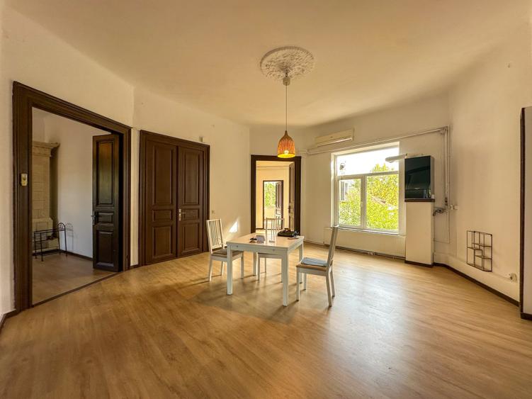 Apartament cu 4 camere semidecomandat în Kogălniceanu