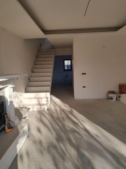 Casă cu 3 camere în Central