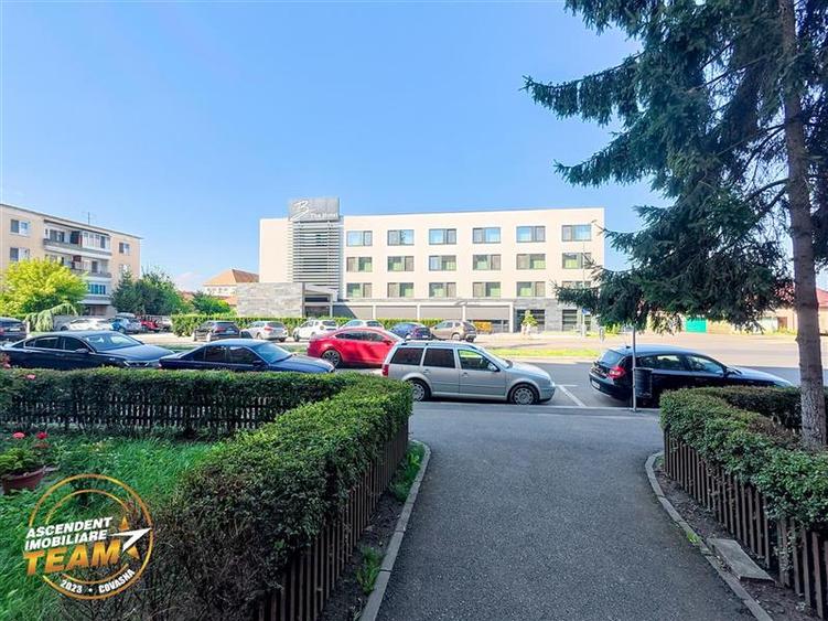 Apartament cu 3 camere decomandat în Lenin