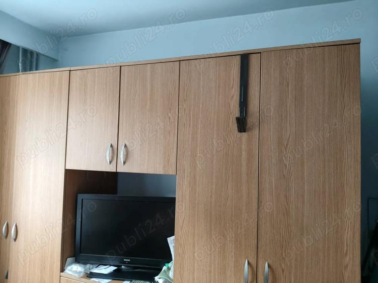 Apartament cu 3 camere semidecomandat în Lipovei
