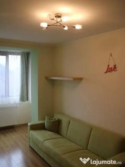 Apartament cu 4 camere semidecomandat în Podgoria