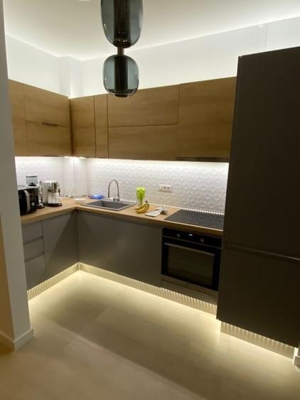 Apartament cu 2 camere decomandat, mobilat în Central