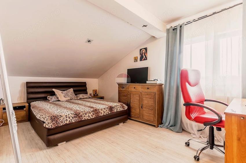 Apartament cu 5 camere decomandat în Breazu