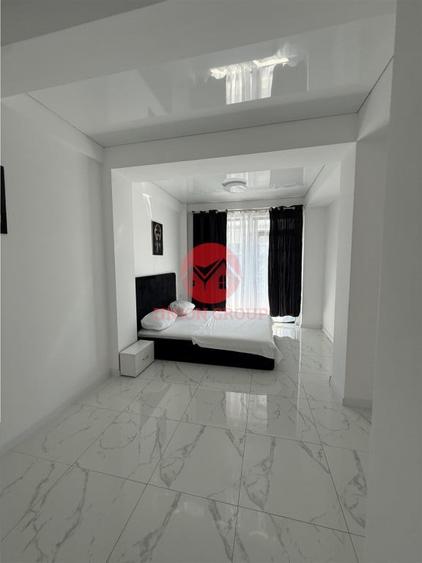 Apartament cu 5 camere decomandat în Central