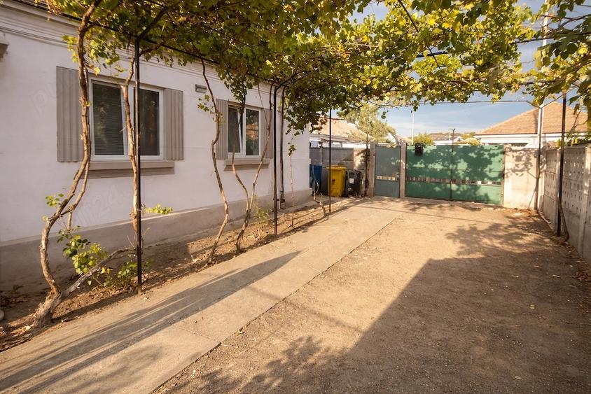 Casă cu Teren 1000 Mp în Cernele