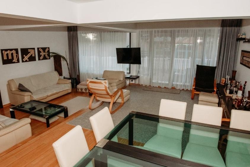 Casă individuală cu 4 camere cu Canalizare în Ciolpani