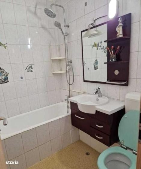 Apartament cu 3 camere decomandat în Virtuții