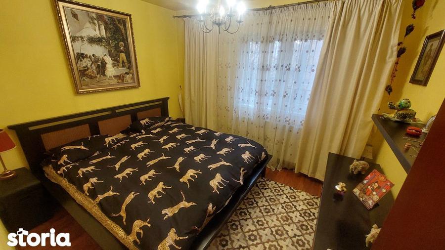 Apartament cu 3 camere decomandat, mobilat în Rovine