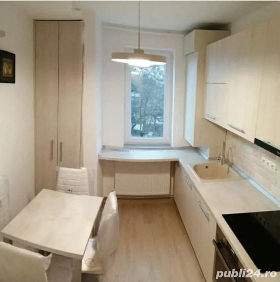 Apartament cu 3 camere decomandat, mobilat în Nicolina