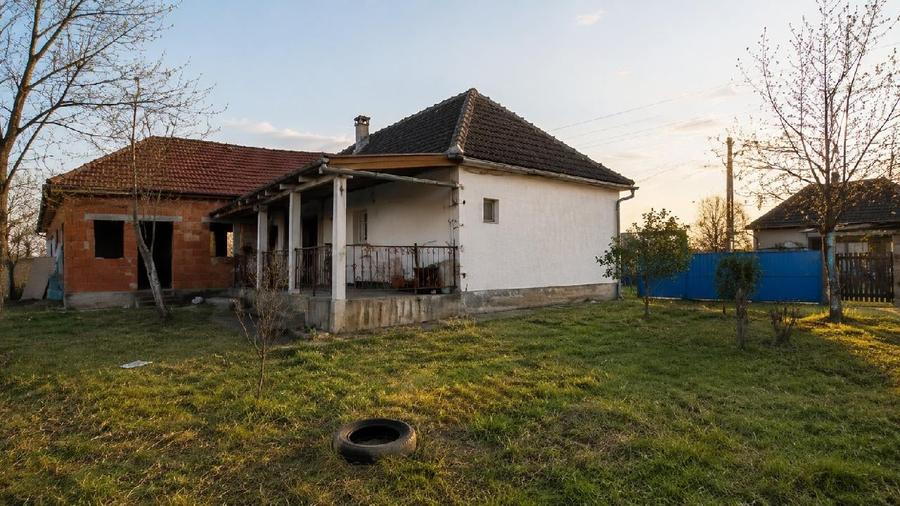 Casă individuală cu 2 camere cu Teren 1029 Mp în Tileagd