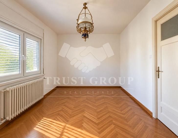 Apartament cu 5 camere semidecomandat în Vatra Luminoasă