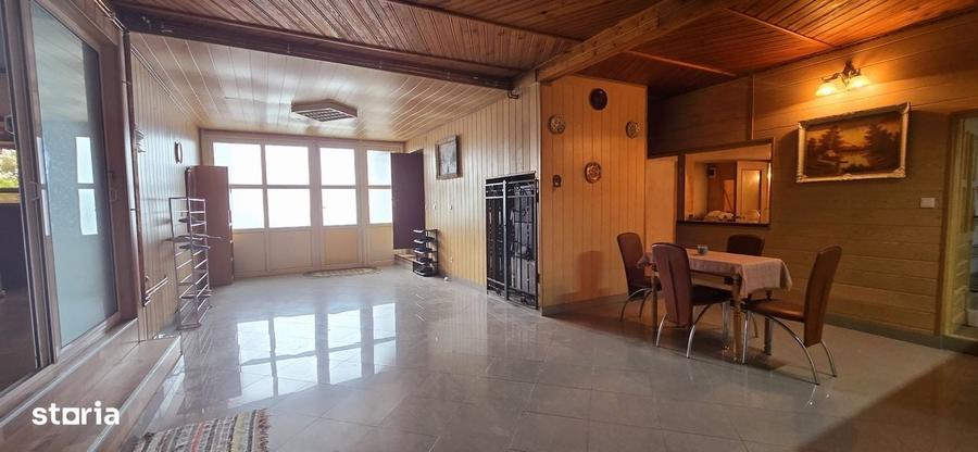 Casă cu 4 camere în Voinești