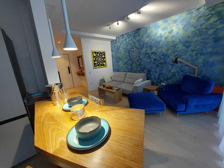 Apartament cu 2 camere decomandat în Central