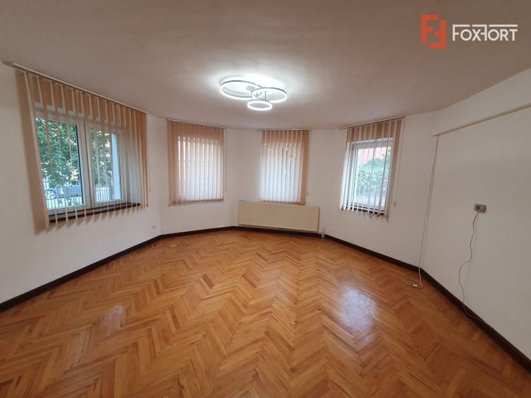 Casă individuală cu 5 camere cu Canalizare în Brâncoveanu