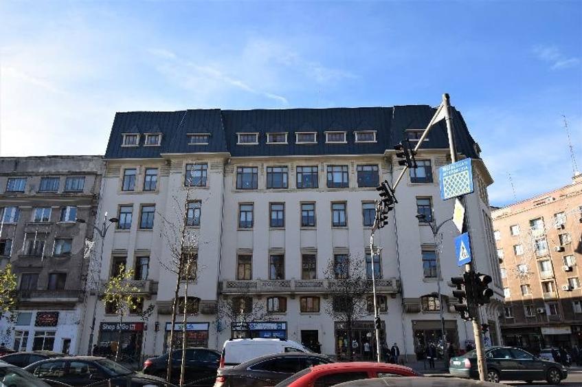 Birou, de 741 mp, în Universitate
