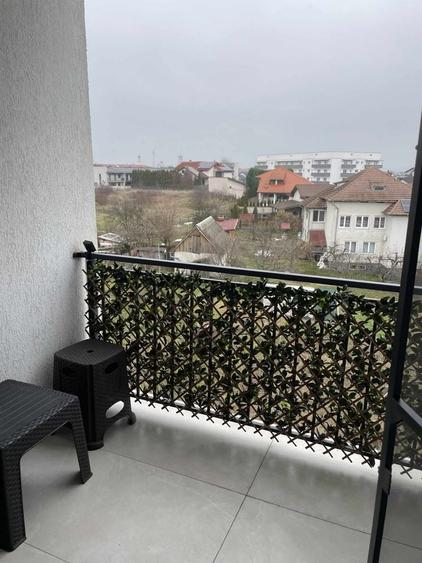 Apartament cu 2 camere semidecomandat în Cetate