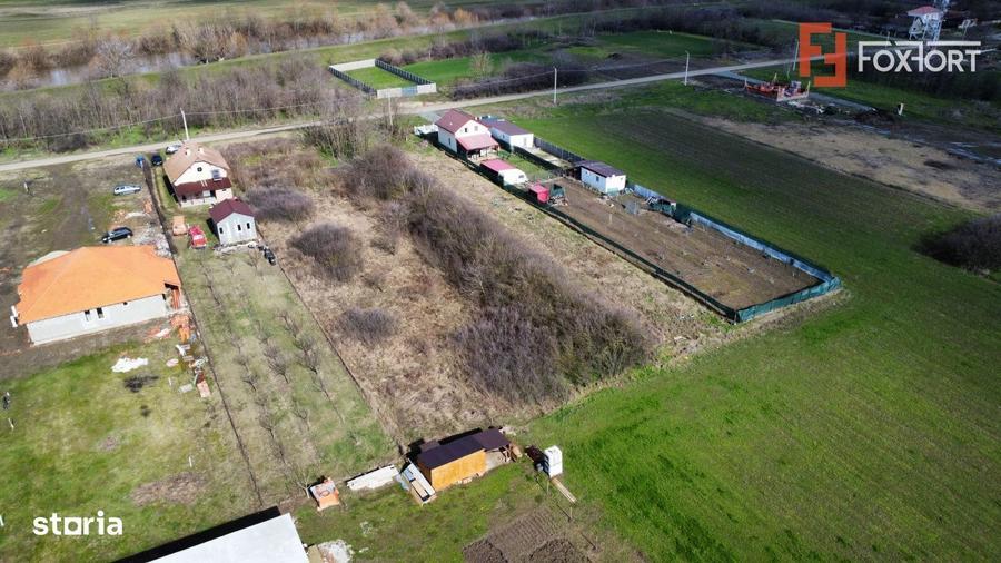 Teren intravilan de 1952 mp cu utilitati - zona Parta - 4