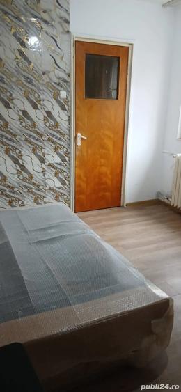 Garsonieră decomandată în Titan