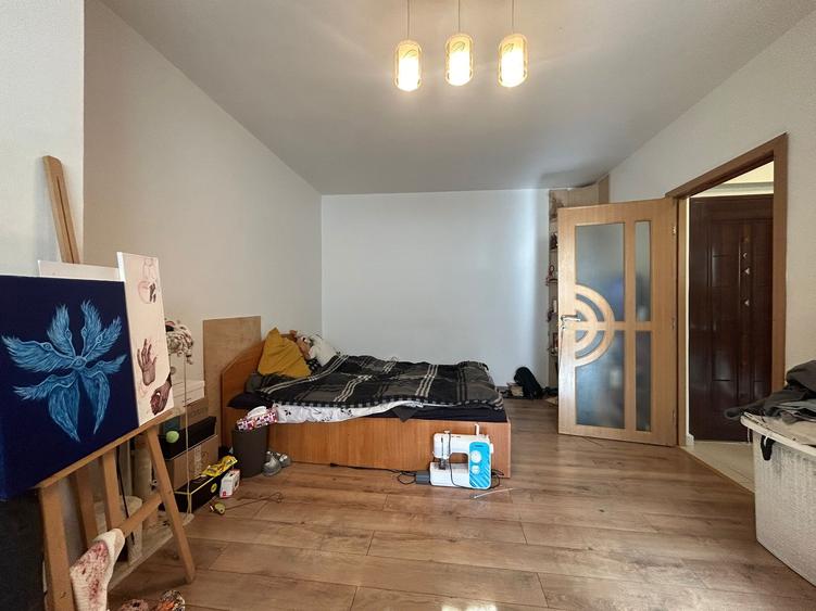 Garsoniera Dristor 33 Mp Parter Bloc 1982 Centrala Proprie 12 Min Metrou - 1