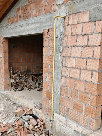 De vanzare casa la rosu - 3