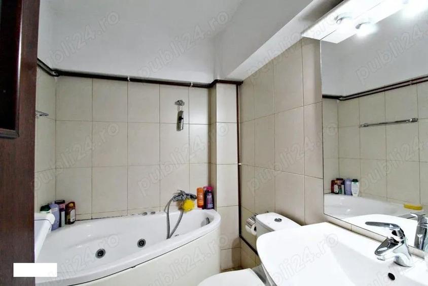 Persoana fizica vand apartament 3 camere spital, etaj 3 6 - 2