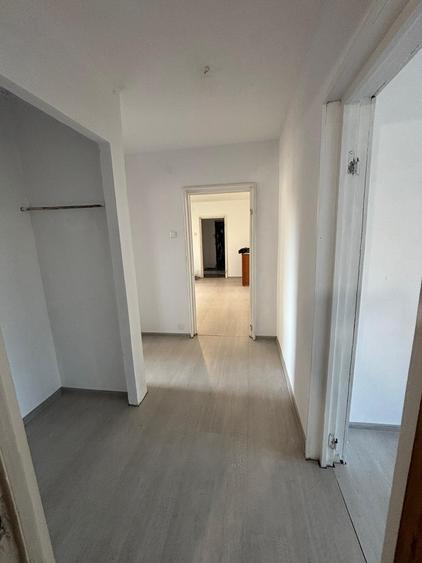 vanzare apartament cu 3 camere  Masina de Paine - 12