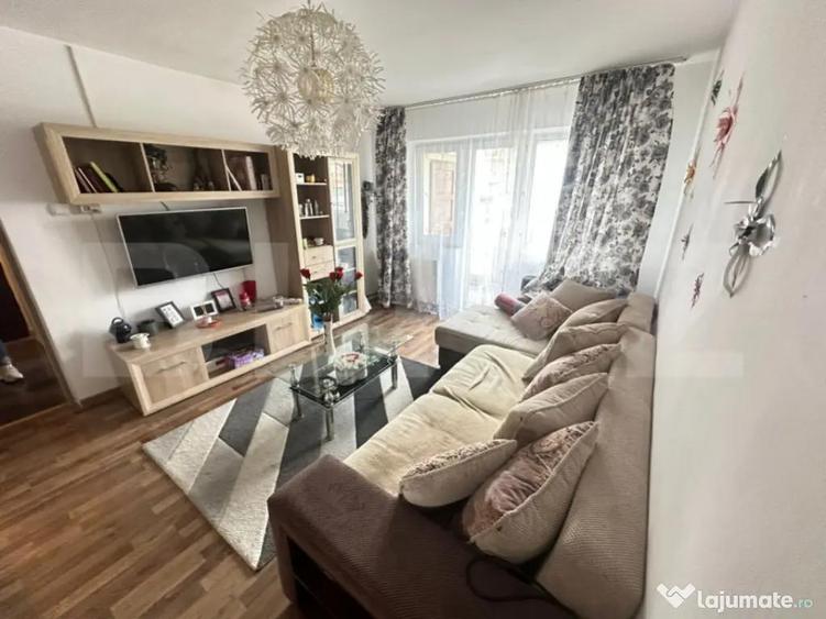 Apartament 2 camere, semidecomandat, 40 mp, zona Micro m - 1