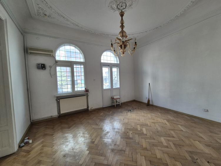 Lascar  Catargiu - Piata Victoriei - 4