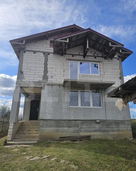 Casa la rosu/semifinisata, P+E, 139 mp utili, 523 mp teren, - 3