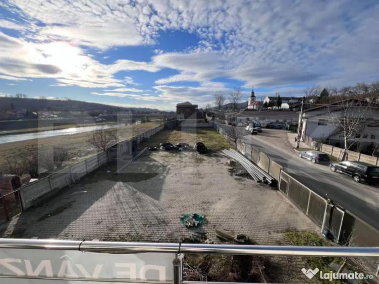 Teren 700 mp ideal pentru dezvoltare afacere sau investi - 1