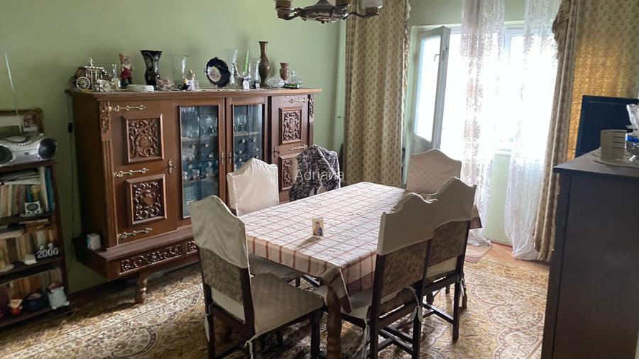 Apartament cu 3 camere decomandat în Bucovina Apartament cu 3 camere decomandat în Bucovina