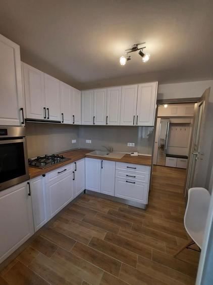 De inchiriat Apartament cu 3 camere - Nicolina 2 - 1