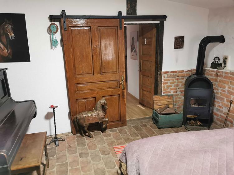 De Vanzare Casuta la Tara - 1