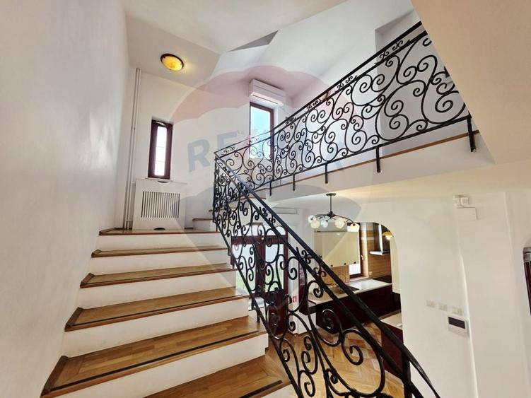 Vilă reprezentativa pentru activitati comerciale | 8 camere | D+P+1+M - 6