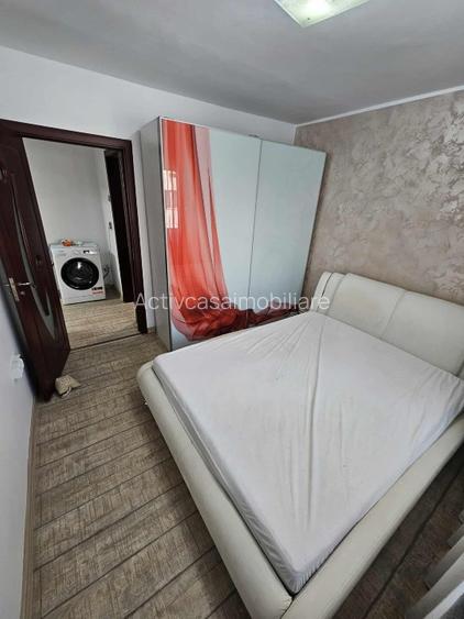 Apartament 4 camere, etaj 2, de inchiriat Apartament 4 camere, etaj 2, de inchiriat