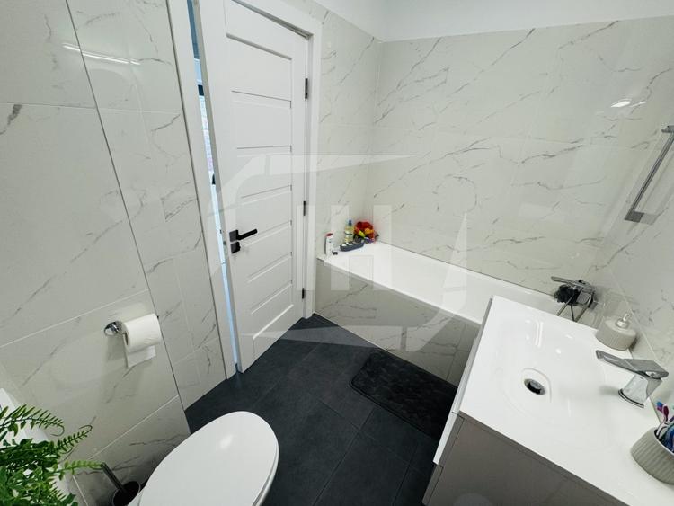 Apartament cu 4 camere semidecomandat, mobilat în Iris