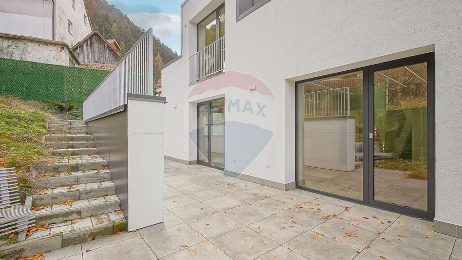 Armonie între tradiție și modernitate – Vilă contemporană în Brasov - 25