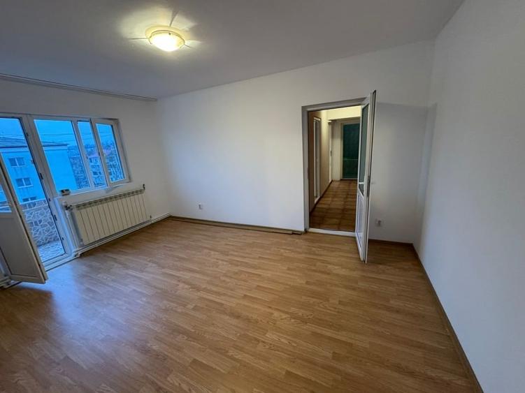 Vand apartament cu 3 camere - 2