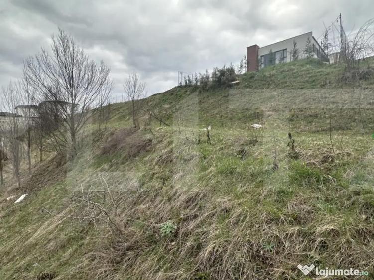 Teren 780 mp cu proiect autorizat P+E, front 38 m, zona Sung - 2