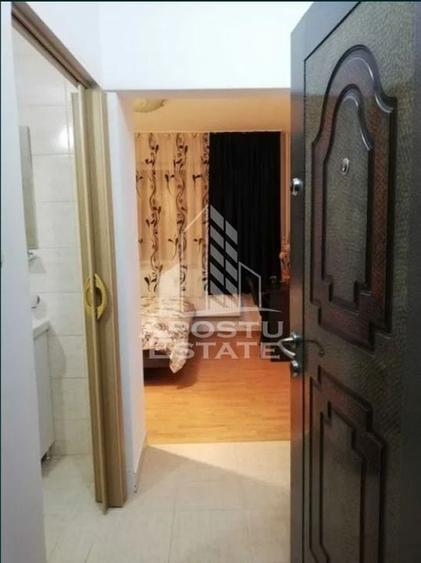 Garsoniera, etaj 1, bloc anvelopat, zona UMT - 3