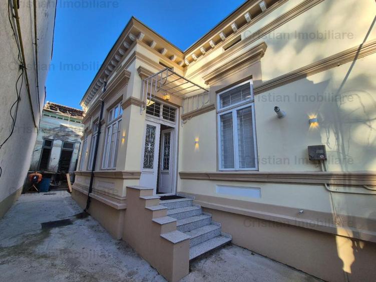 Casa Superba 3 camere, 127 mp utili , toate utilitatile, zona Centrala - 1