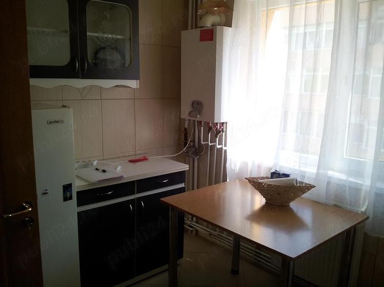 Apartament 3 camere Banat, zona Liceu Ion Barbu - 1