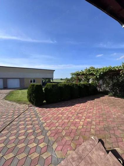 Casa individuala, teren 2500mp, Siret - 3