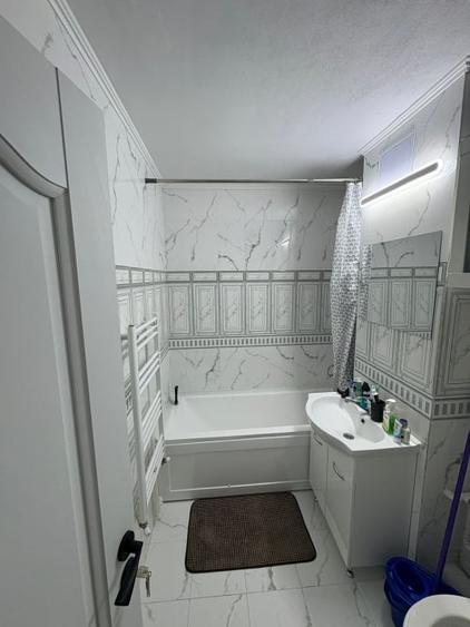 Apartament de inchiriat – Zona FAR - 5